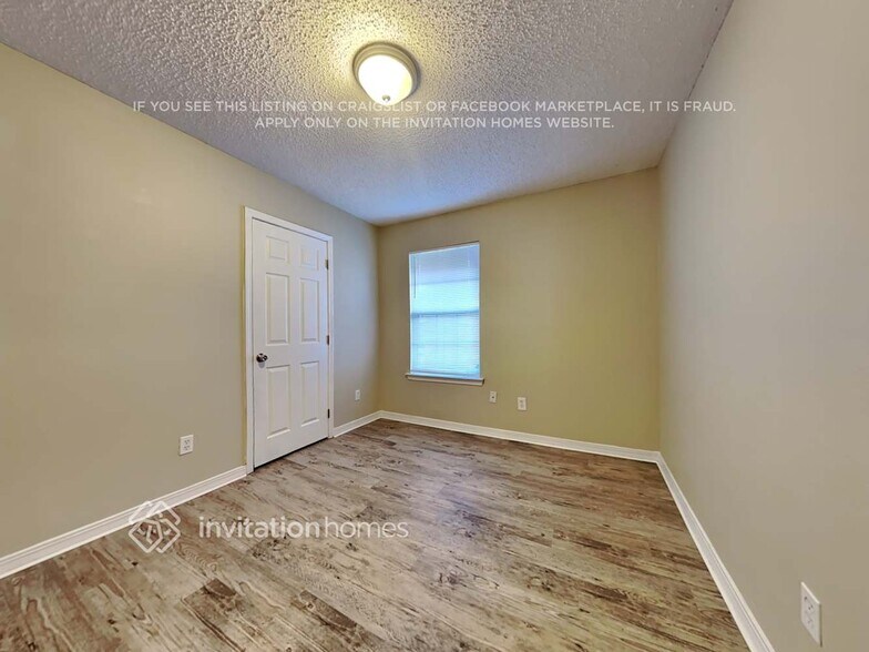 Building Photo - 6322 Ironside Dr N