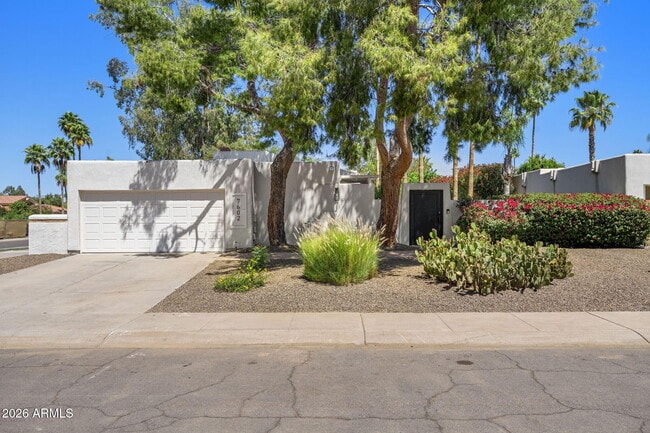 Building Photo - 7602 E Vía Del Reposo