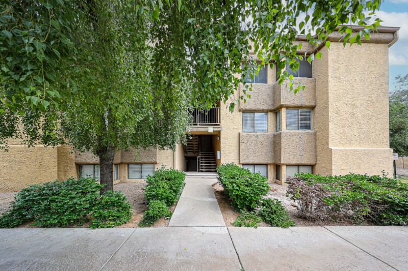 Building Photo - 18811 N 19th Ave