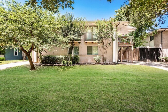 Building Photo - 4931 Junius St