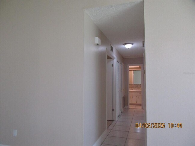 Building Photo - 2600 London Bridge Ct