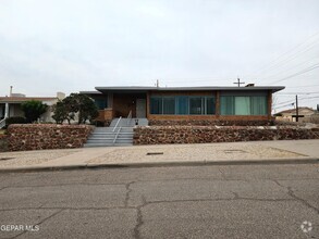 Building Photo - 3431 Aurora Ave