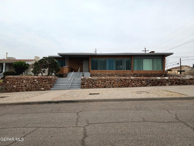 Primary Photo - 3431 Aurora Ave