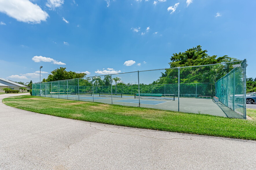 Building Photo - 2201 McGregor Park Cir