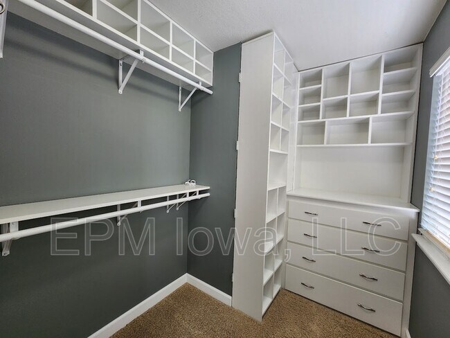 Building Photo - 5450 Prairie Ridge Ave
