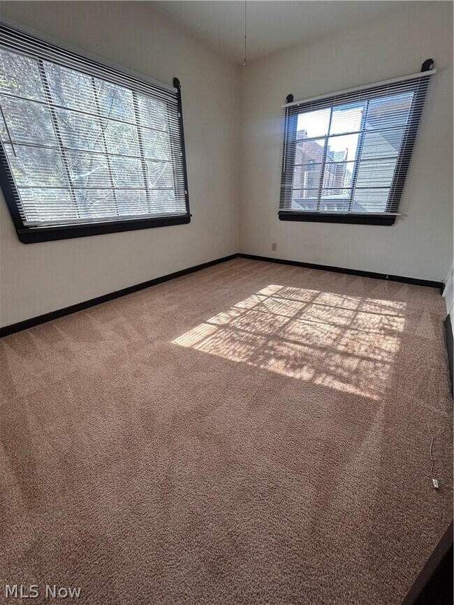 Building Photo - 1707 W 31st Pl