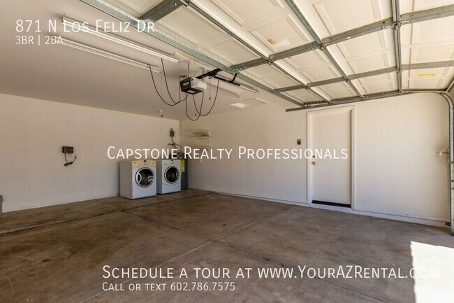 Building Photo - 871 N Los Feliz Dr