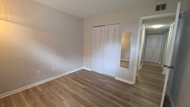 Building Photo - 2 Bedroom 2 Bath Condo just 10 Minutes from Downtown St Augustine and Beaches