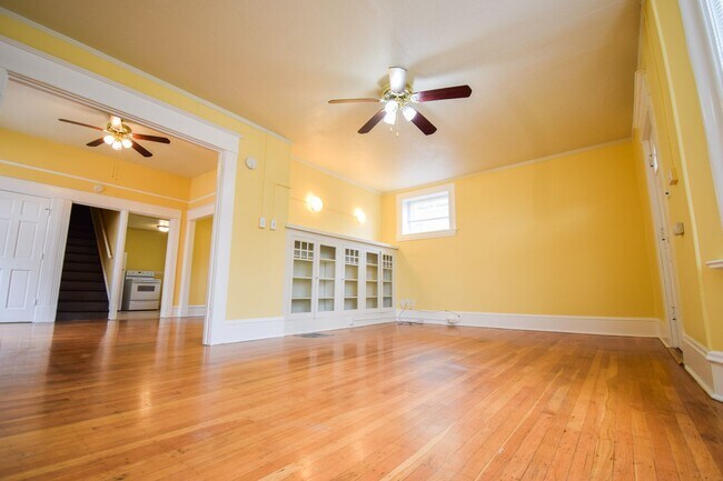 Building Photo - CLE-4637