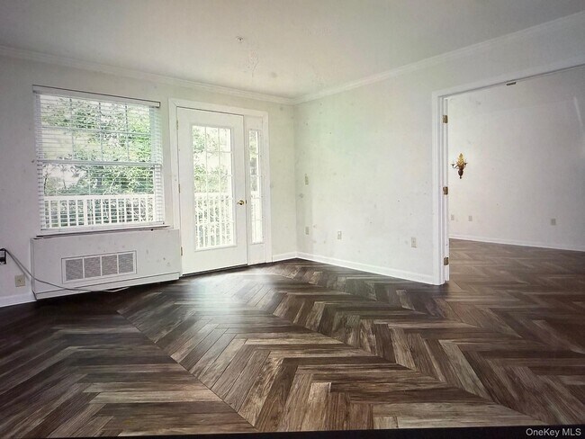 Building Photo - 110 Sutton Dr