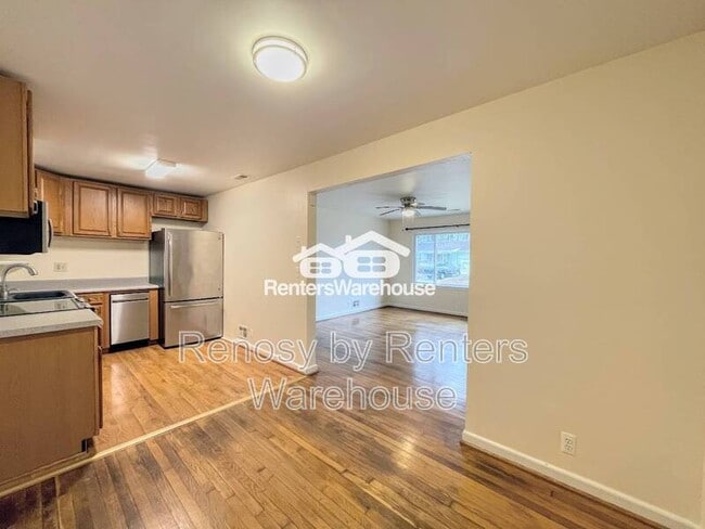 Building Photo - 528 Plantation Dr