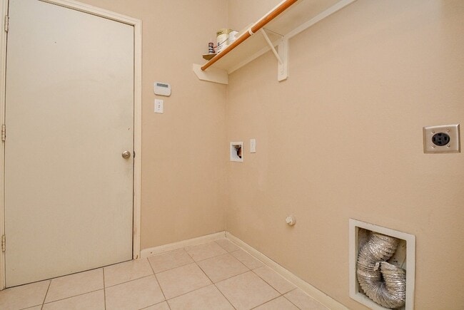 Building Photo - 4310 S Vineyard Mdw Ln