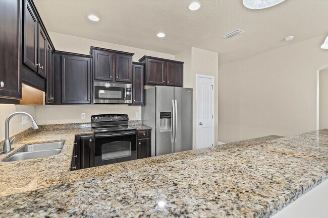 Building Photo - 10421 Fionn Loop