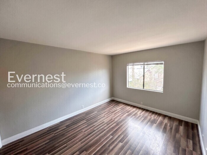 Building Photo - 6245 Bellota Dr