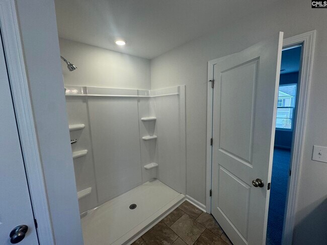 Building Photo - 3027 Hallsdale Dr