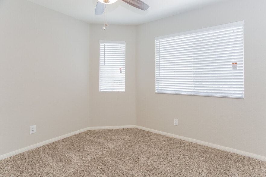 Building Photo - 3110 De Vinci Ct