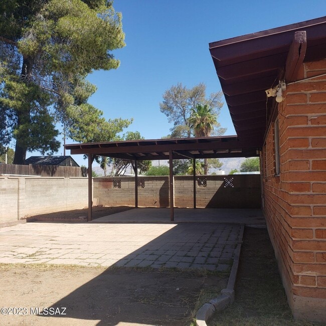 Building Photo - 7118 E Elbow Bay Dr