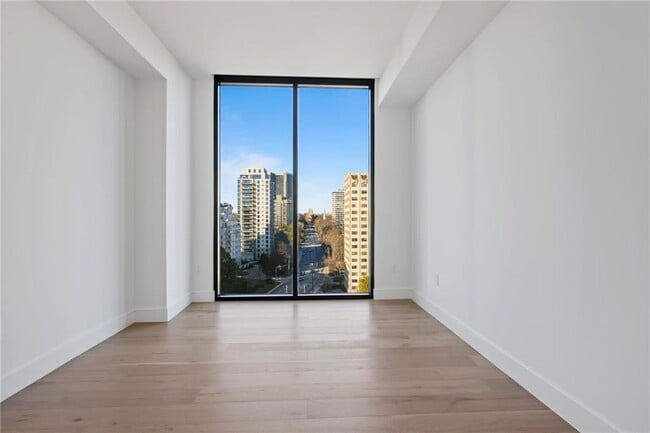 Building Photo - 2425 Peachtree Rd NE