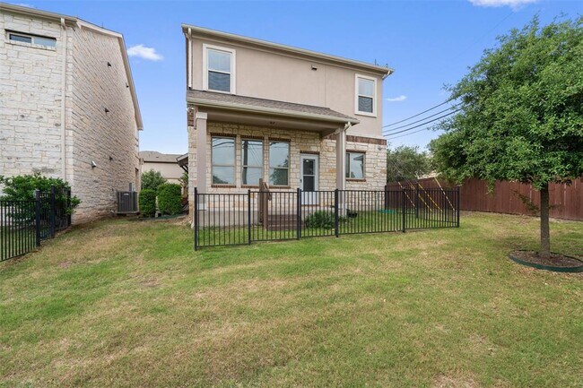 Building Photo - 2105 Town Centre Dr