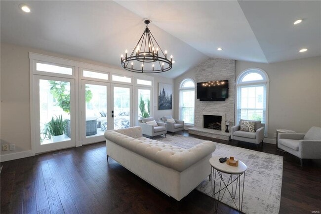 Building Photo - 1306 S Geyer Rd