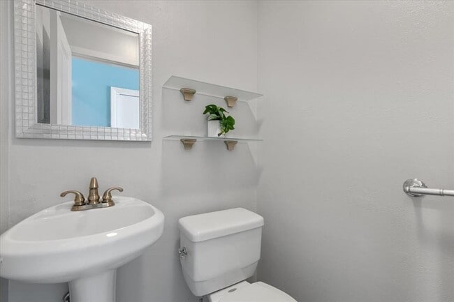 Building Photo - 5313 Harvest Ln