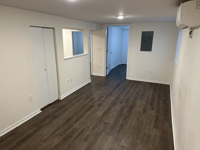 Building Photo - 116 Shepard St