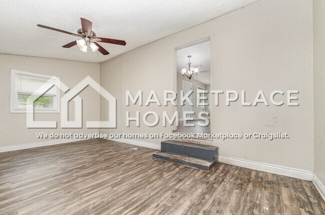 Building Photo - 4438 Melvin Cir W