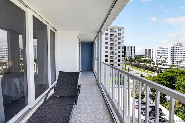 Building Photo - 3211 S Ocean Blvd