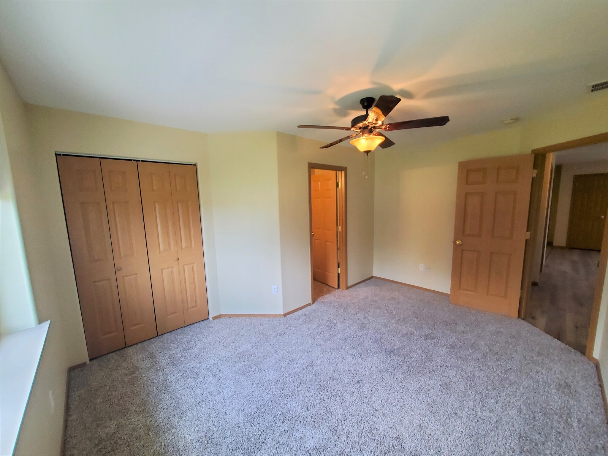 Building Photo - 522 Woodland Ave