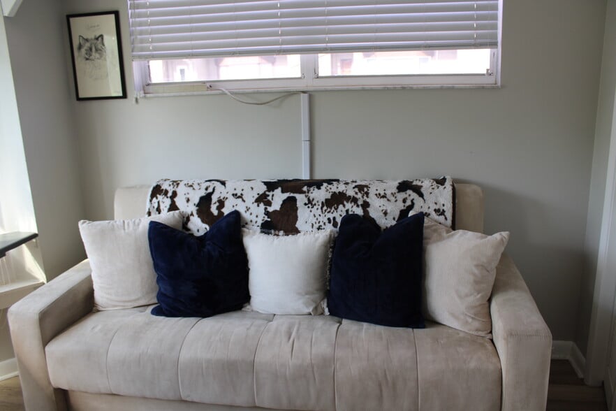 Building Photo - 3424 W Lemon St