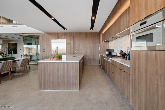 Building Photo - 810 Dragons Eye Dr