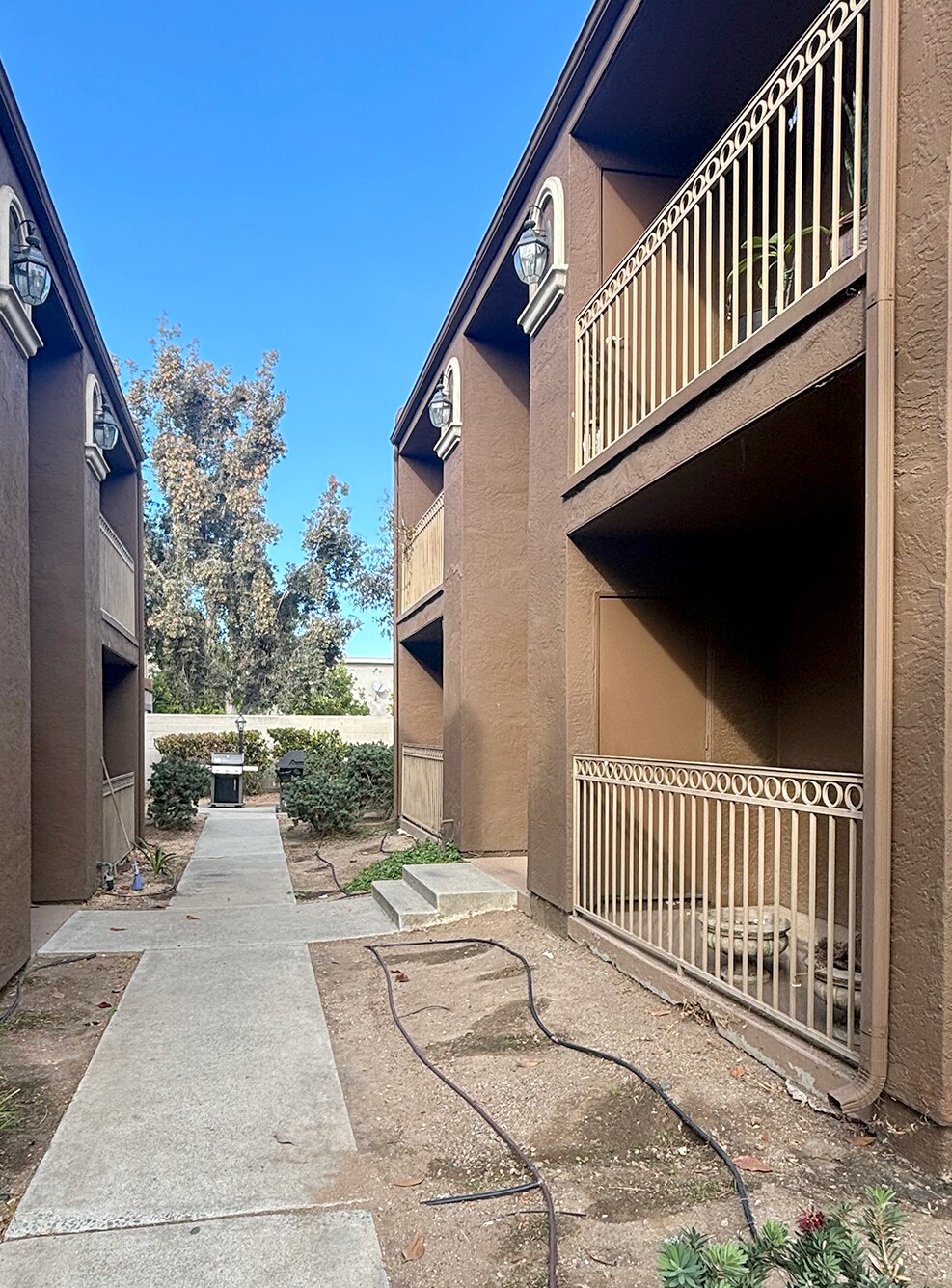 Building Photo - 550 Graves Ave