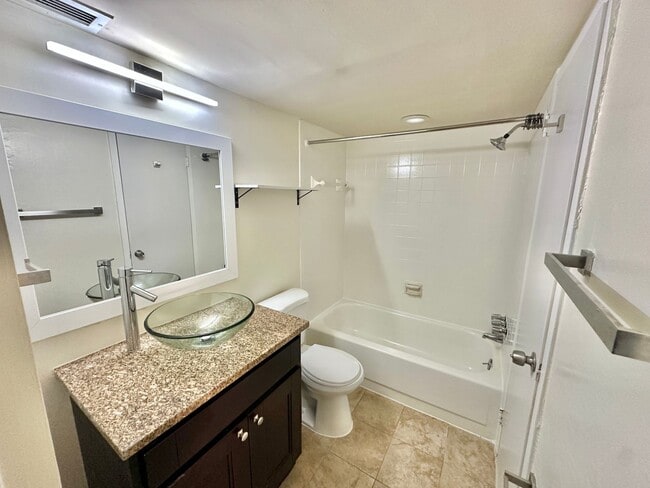 Building Photo - Dupont's Pulchritudinous Palladium 1 bedroom Condo w/ Balcony & Pool. All utilities included.