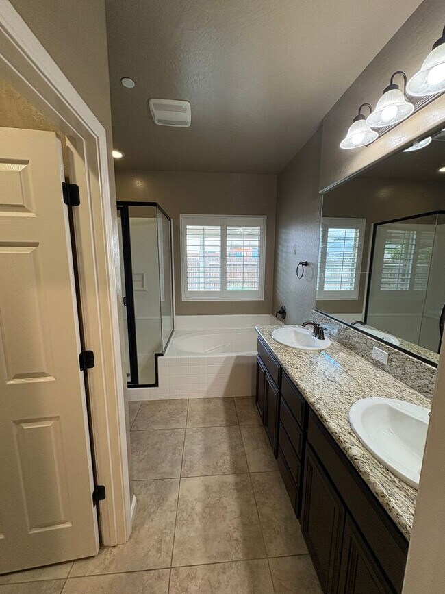 Building Photo - SE Visalia home coming soon!