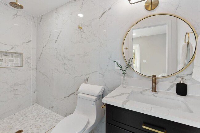Building Photo - STUNNING 4 Level Fells Point Rowhome! WITH...