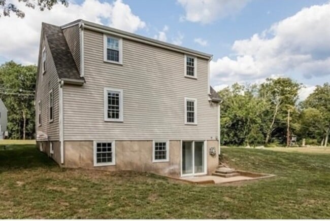 Building Photo - 177 Pond St