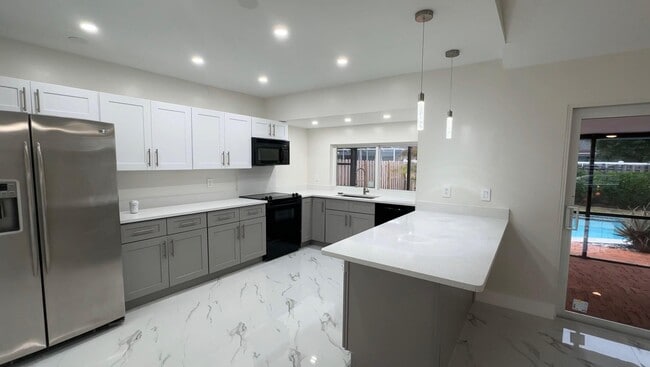 Building Photo - 2110 NW 109th Ave