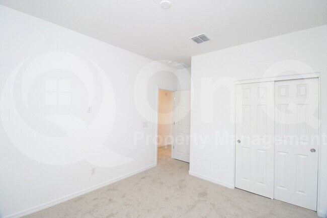 Building Photo - 8805 W Windsor Blvd
