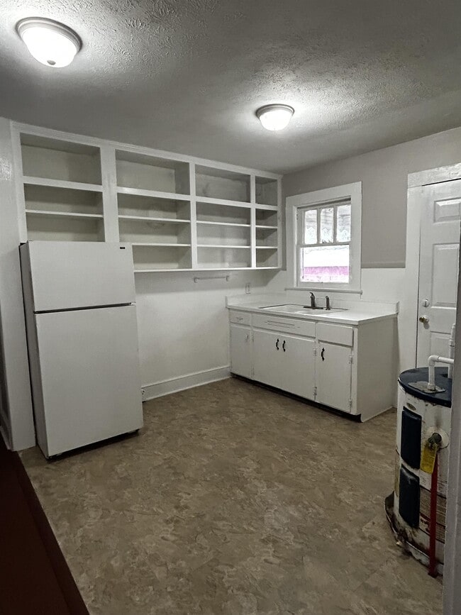 Building Photo - 1317 Stroud Ave