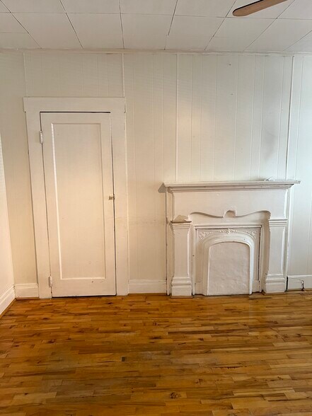 Living Room - 4924 Hatfield St