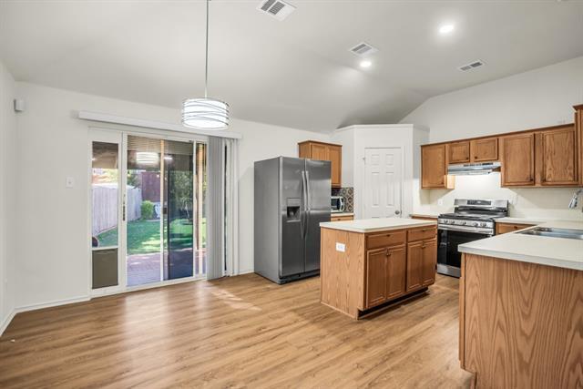 Building Photo - 9017 Hampton Ct