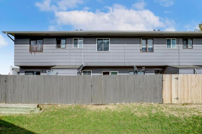 Building Photo - 1306 Soaring Eagle Dr