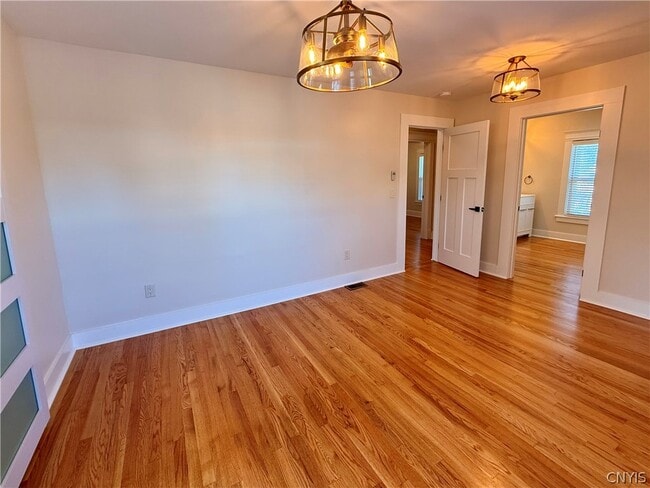 Building Photo - 11 Sanger Ave