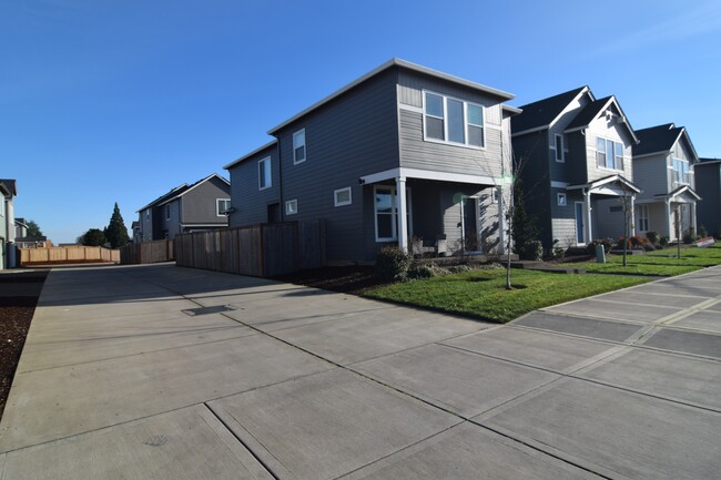 Building Photo - 1400 S 29th Blvd