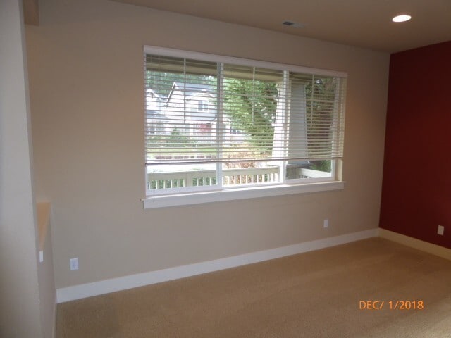 Building Photo - Beautiful 3 Bed 2.5 Bath Home in Redmond Ridge