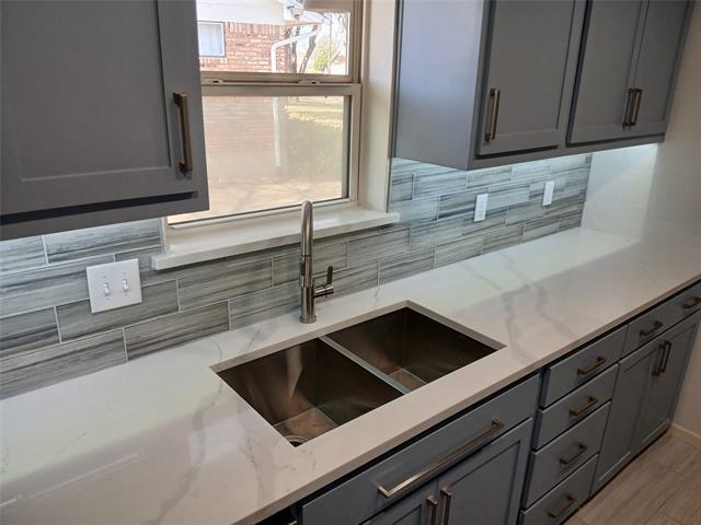 Building Photo - 910 Worcester Ln