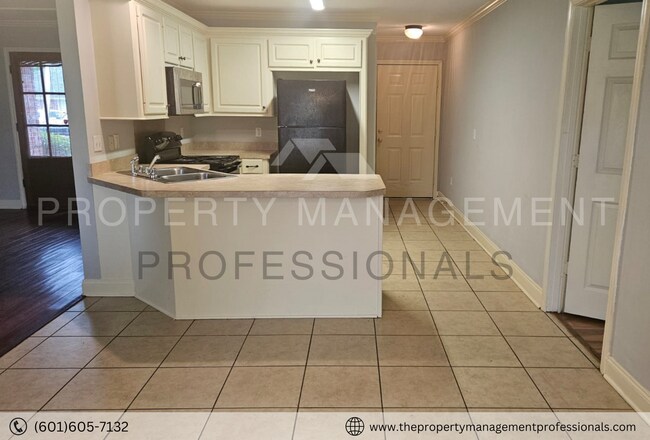 Building Photo - 121 Cherry Laurel Cir