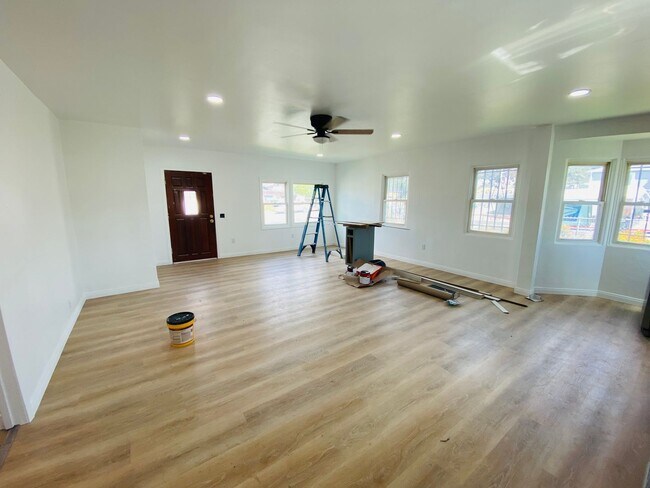 Building Photo - 2 Bedroom Home in San Diego