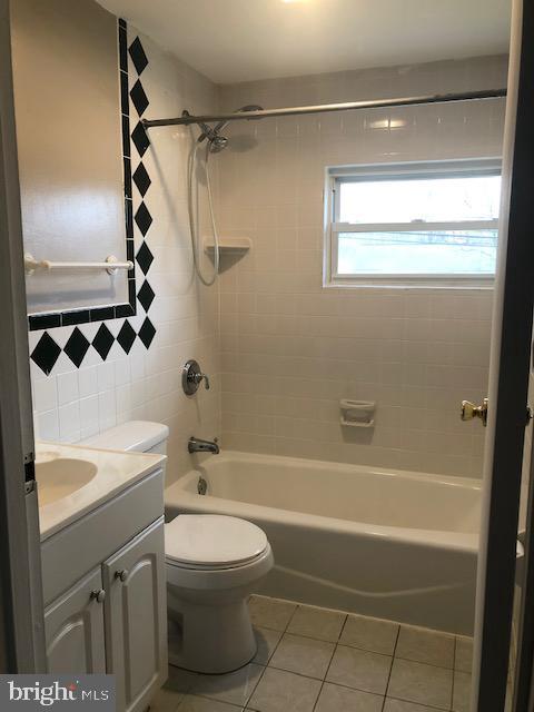 Building Photo - 633 New Jersey Ave NE