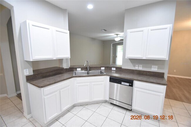 Building Photo - 644 Chesney Dr